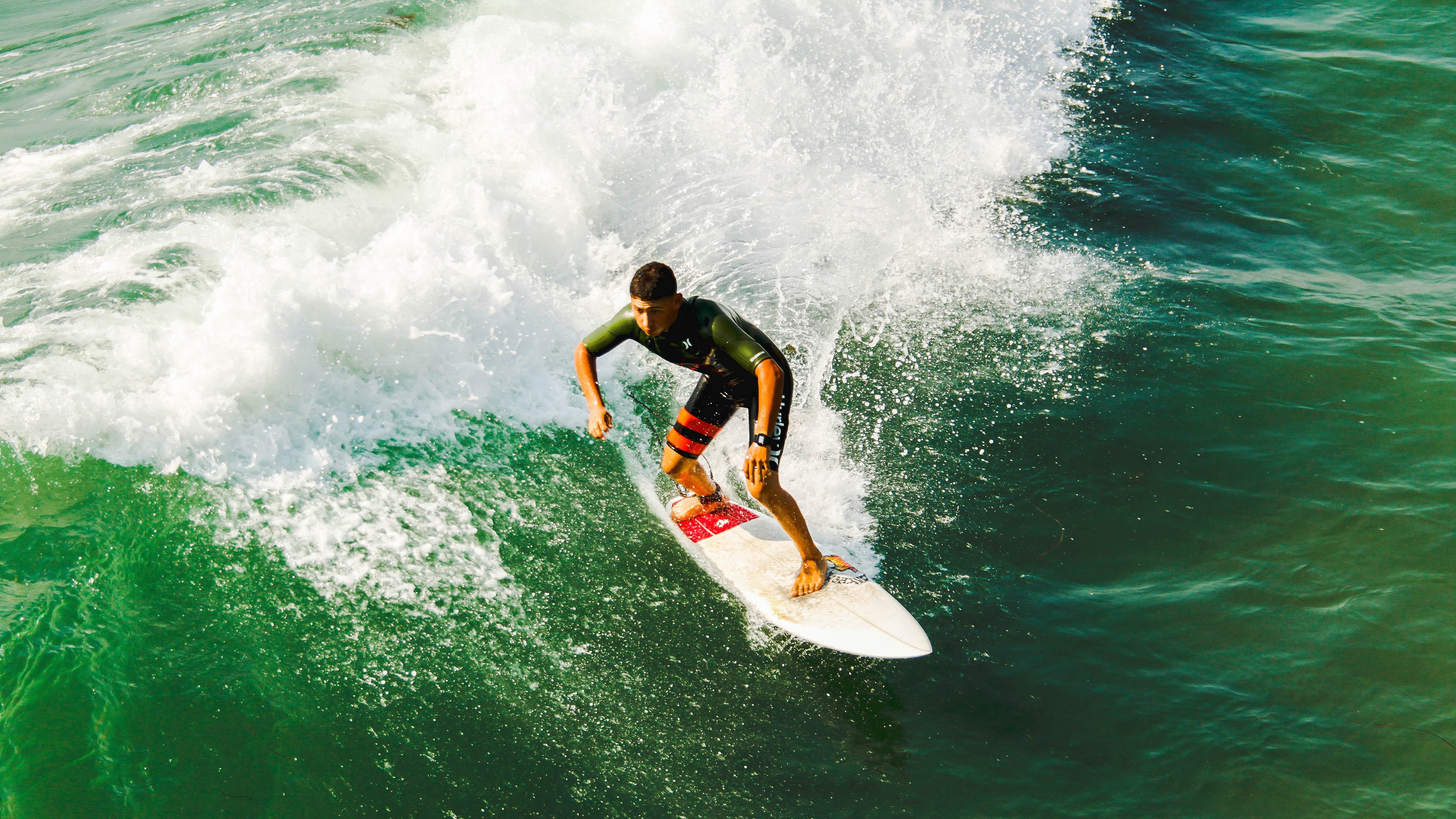 宽松货币政策持续，利好实体经济与资本市场，宽松货币政策利好什么行业